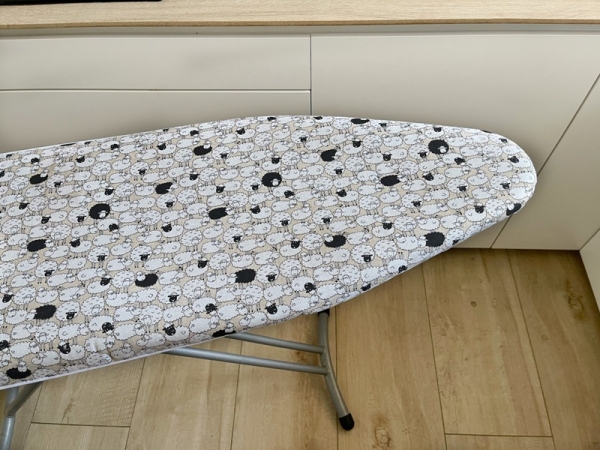OVEJAS 130 x 43 cm.